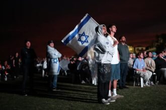 La Plaza de los Rehenes en Tel Aviv, epicentro de las manifestaciones de apoyo y reclamo por la liberación de los cautivos.