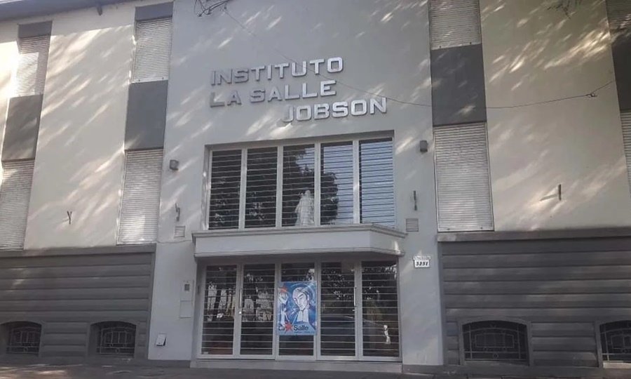Fachada del histórico Colegio La Salle Jobson, uno de los establecimientos educativos más tradicionales de Santa Fe.