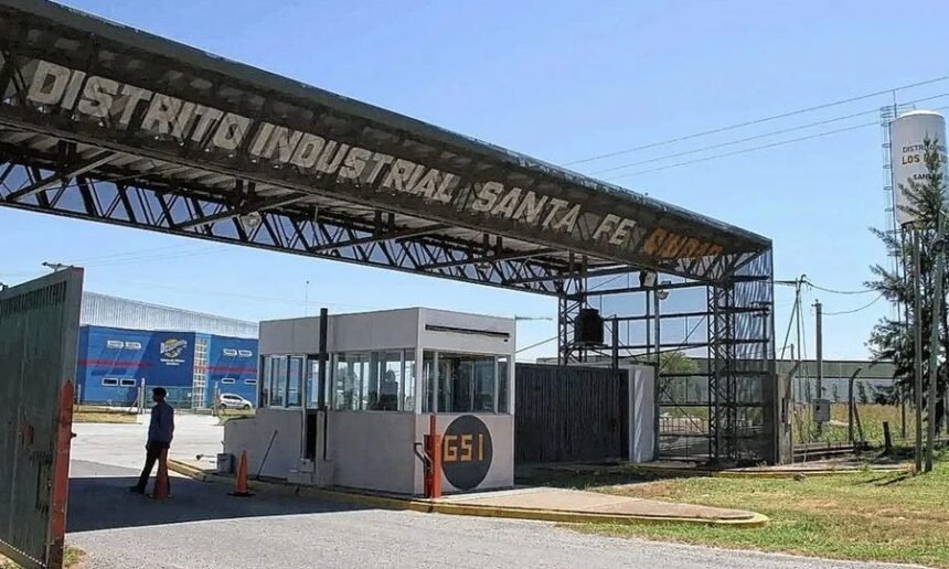 Ingreso principal al Área Industrial Los Polígonos, en Santa Fe, que concentra la actividad productiva y empresarial de la zona.