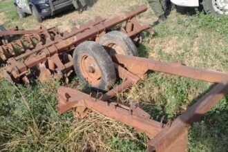 La maquinaria agrícola recuperada por la Guardia Rural “Los Pumas” tras un operativo interprovincial entre Santa Fe y Chaco.-