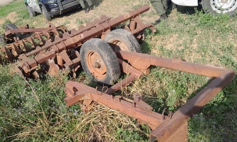La maquinaria agrícola recuperada por la Guardia Rural “Los Pumas” tras un operativo interprovincial entre Santa Fe y Chaco.-