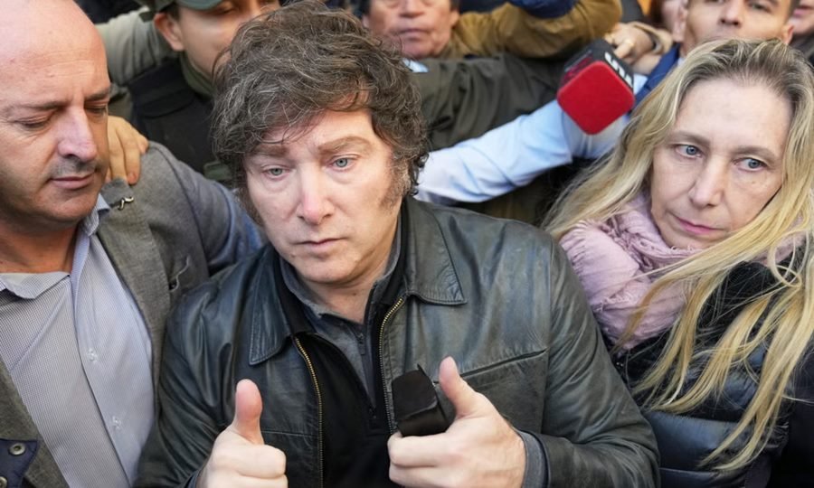 El presidente Javier Milei encabezará este sábado una actividad de campaña en la peatonal San Martín de Santa Fe antes de viajar a Paraná, donde continuará con su agenda proselitista.