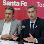 Los ministros Pablo Olivares y Pablo Cococcioni, durante una jornada de coordinación interministerial en Santa Fe.