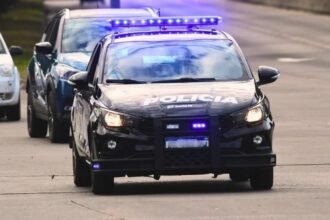 Vehículo policial de Santa Fe en servicio de patrullaje urbano (foto de archivo).