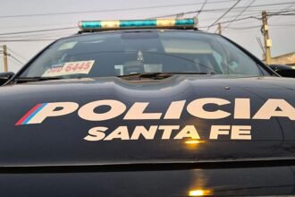 Patrullero de la Policía de Santa Fe en una intervención de emergencia. Foto de archivo.
