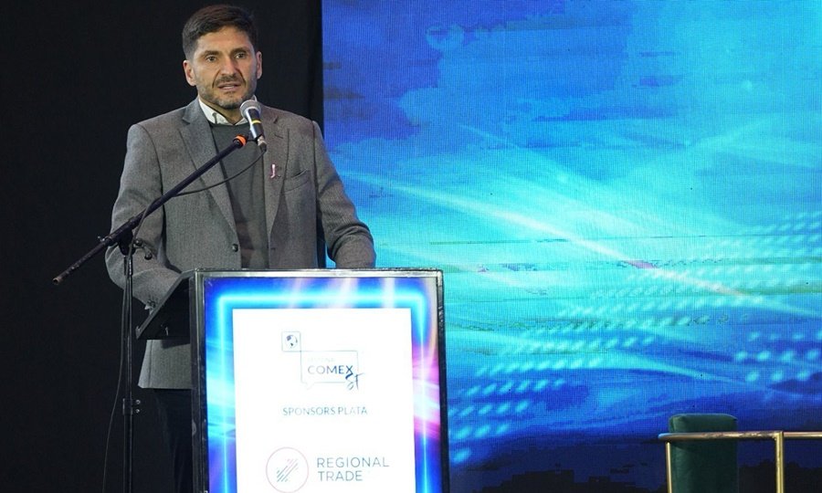 El gobernador Maximiliano Pullaro durante la apertura de la Semana Comex en la Estación Belgrano de Santa Fe.