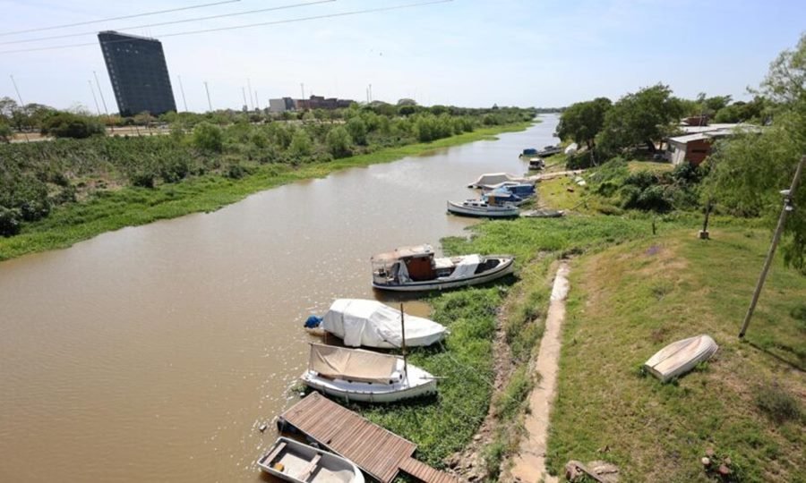 Vista del Riacho Santa Fe y su entorno natural