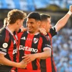 Maximiliano Salas celebra el gol de River frente a Racing en el Gigante de Arroyito.