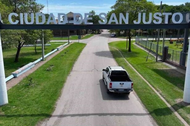 Vista del acceso principal a San Justo, cabecera del departamento del norte de la provincia de Santa Fe.