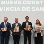 Autoridades y estudiantes santafesinos juraron lealtad a la nueva Constitución provincial en un acto histórico en el Museo de la Constitución.