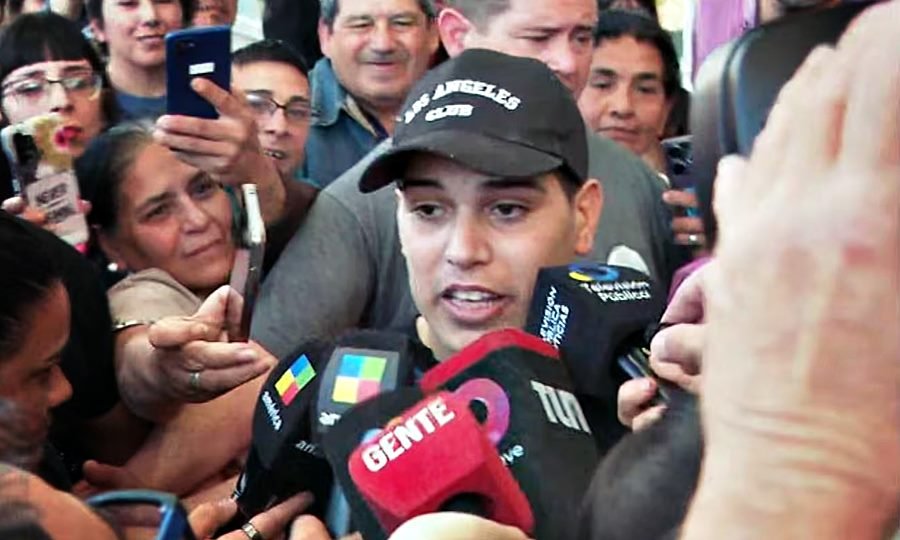 Thiago Medina, al salir del Hospital Mariano y Luciano de la Vega, agradeció al equipo médico y expresó su emoción por reencontrarse con sus hijas.