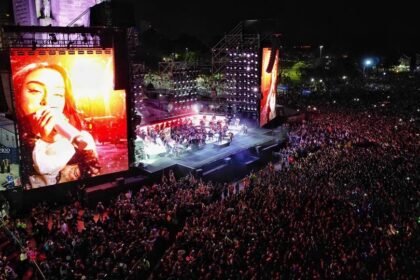 Nicki Nicole y Juan Carlos Baglietto compartieron escenario en el Monumento a la Bandera durante el show “De Rosario para Rosario”, con motivo del tricentenario de la ciudad.