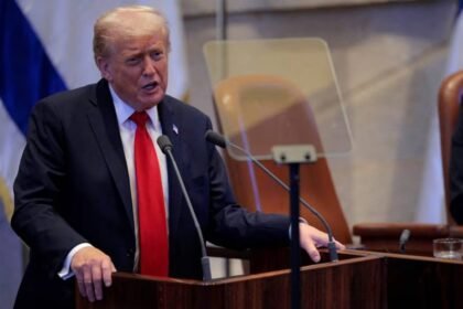 Donald Trump durante su discurso en el Parlamento israelí, en una jornada marcada por el acuerdo de paz y la liberación de rehenes.