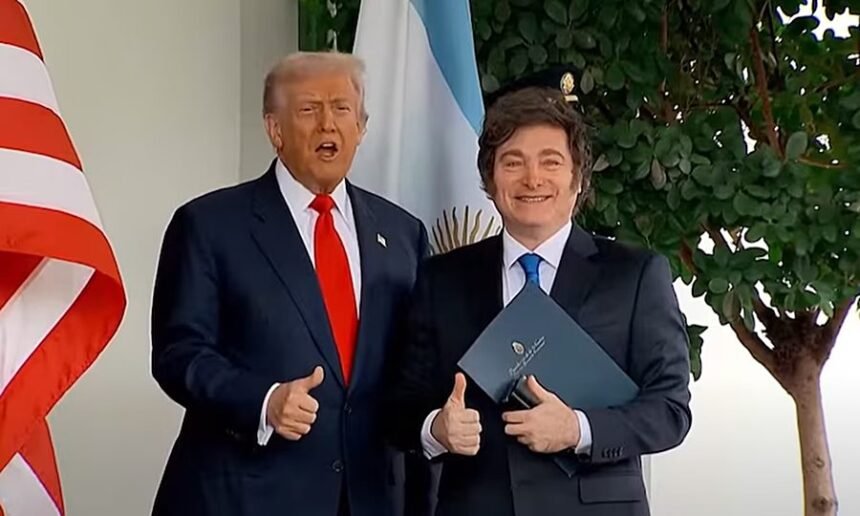 Archivo — Donald Trump recibe al presidente argentino Javier Milei en la Casa Blanca, en el marco de un encuentro oficial en Washington.