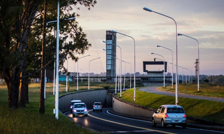 Vista del ingreso al Túnel Subfluvial “Raúl Uranga - Carlos Sylvestre Begnis”, enlace vial entre Santa Fe y Entre Ríos.
