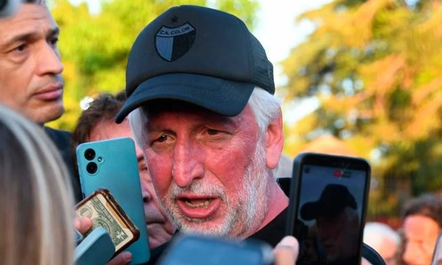 El presidente de Colón, José Alonso, durante una entrevista periodística.