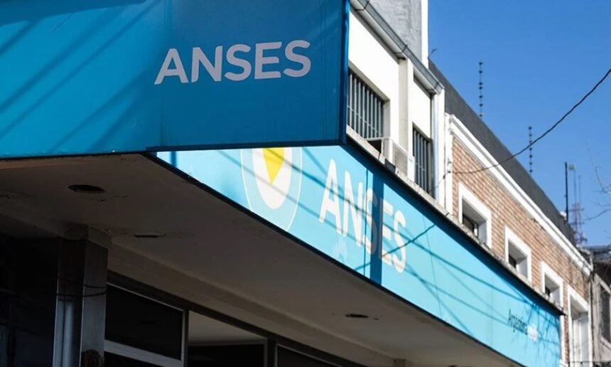 Sucursal de ANSES en una jornada habitual de atención al público, donde se tramitan jubilaciones, pensiones y beneficios sociales en todo el país.