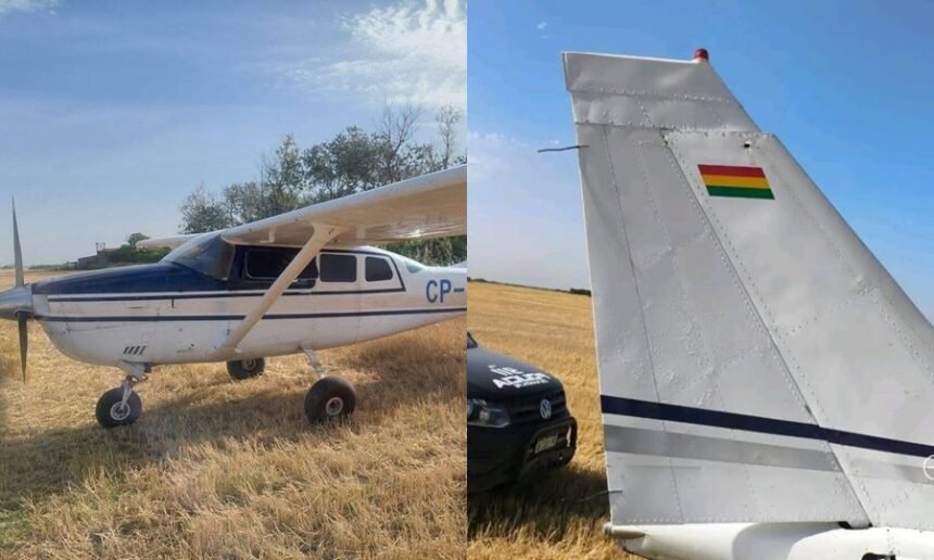 Aeronave en inspección policial durante una investigación sobre hallazgos rurales.