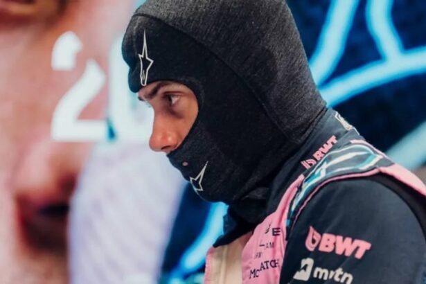 El argentino Franco Colapinto con el monoplaza de Alpine, representante nacional en la Fórmula 1. (Archivo)