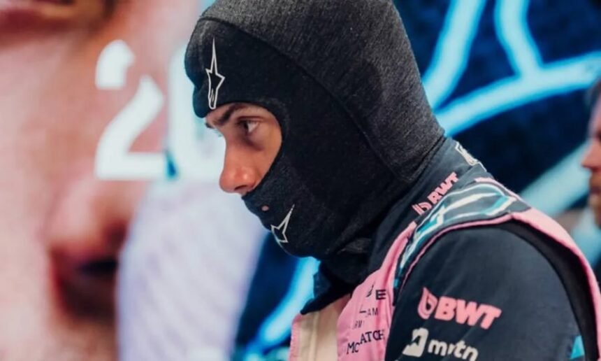 El argentino Franco Colapinto con el monoplaza de Alpine, representante nacional en la Fórmula 1. (Archivo)