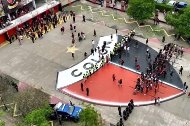 Uno de los ingresos principales al estadio Brigadier López, escenario habitual de la vida institucional de Colón de Santa Fe.