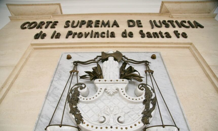 Vista del edificio de la Corte Suprema de Justicia de Santa Fe, sede administrativa del Poder Judicial provincial.