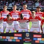 La formación de Estudiantes en la previa de un compromiso oficial.