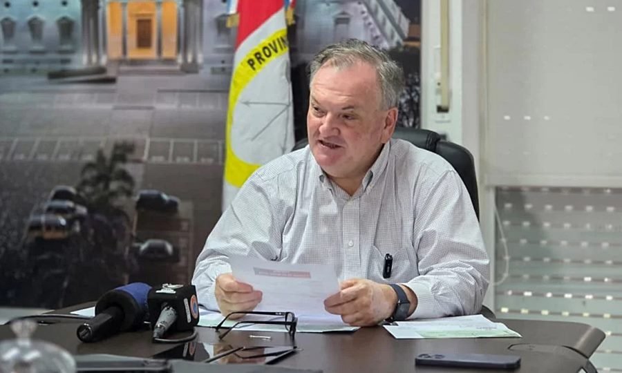 El senador Felipe Michlig durante una presentación pública