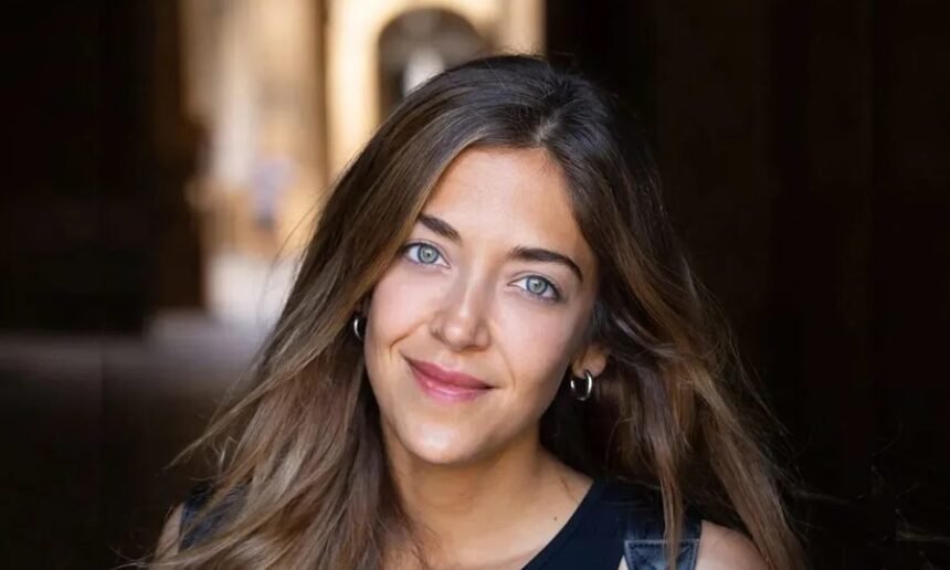 Ornella Calvete, exdirectora de Desarrollo Regional y Sectorial del Ministerio de Economía, quien presentó su renuncia tras el hallazgo de USD 700 mil en su vivienda en el marco del caso ANDIS.