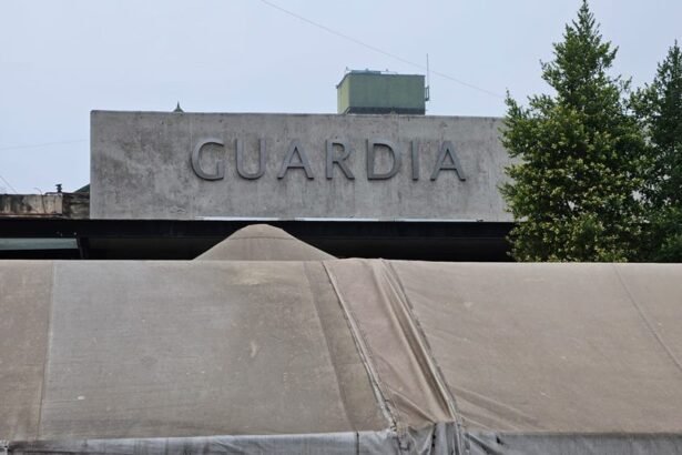 Entrada de la guardia del hospital José María Cullen, referencia en emergencias de la ciudad de Santa Fe.