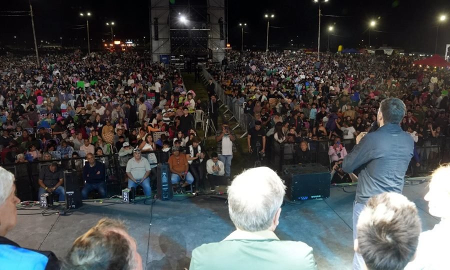 Público disfrutando de una edición pasada de la Fiesta Departamental de la Confraternidad en Ceres.