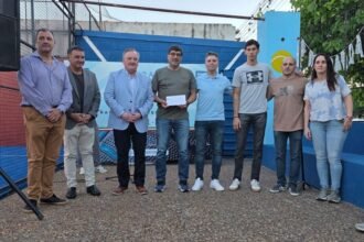 Autoridades y dirigentes del Club Racing LTC durante un acto de inauguración, acompañando el crecimiento deportivo de San Cristóbal.