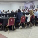 Dirigentes de Unidos para Cambiar Santa Fe durante un plenario partidario en la sede de la UCR provincial.