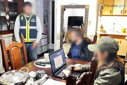 Operativo de Gendarmería en el domicilio del programador santafesino, donde fue detenido en el marco de la investigación internacional conocida como Operación Kaerb.
