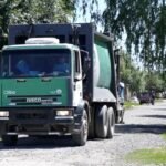 Camión recolector durante su recorrido habitual en la ciudad de Santa Fe.