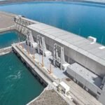 Vista panorámica de una de las represas del Comahue, clave en la generación hidroeléctrica del país.