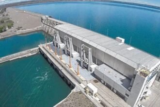 Vista panorámica de una de las represas del Comahue, clave en la generación hidroeléctrica del país.