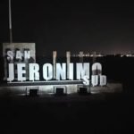 Letras corpóreas con el nombre de San Jerónimo Sud, en la entrada del pueblo. Foto de archivo.