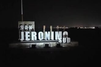 Letras corpóreas con el nombre de San Jerónimo Sud, en la entrada del pueblo. Foto de archivo.