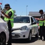 Operativo de control vehicular realizado por personal de Seguridad Vial. Foto de archivo.