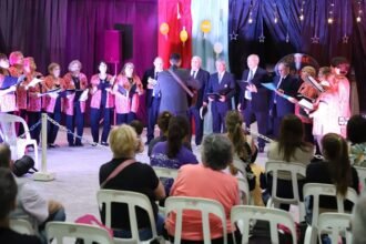 Participantes de los talleres municipales durante una jornada de formación y encuentro comunitario.