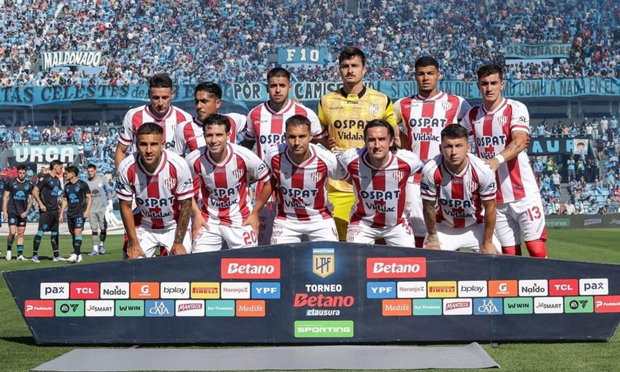 El plantel de Unión durante el último partido de la fase regular, donde aseguró la localía para los octavos del Clausura.