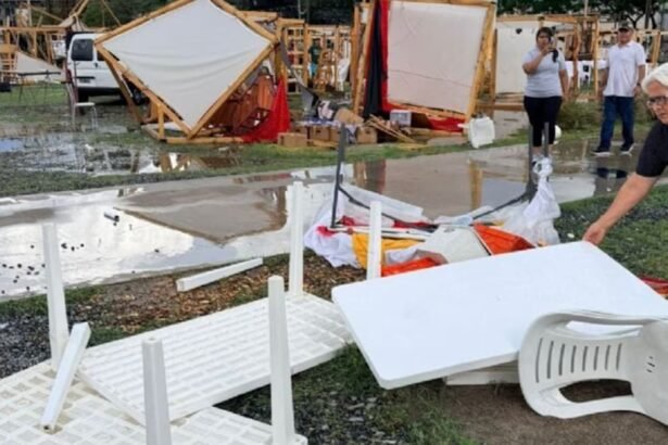 El Predio Ferial de Catamarca, escenario de eventos culturales y gastronómicos, resultó afectado por un fuerte temporal.