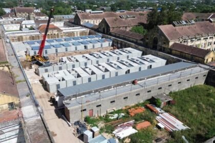 Avanza la construcción de los nuevos pabellones de aislamiento en la Unidad Penitenciaria N°1 de Coronda, como parte del plan provincial de infraestructura carcelaria.