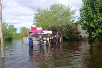 Familias evacuadas reciben asistencia en centros habilitados por el municipio tras las intensas lluvias que afectan a San Luis del Palmar.