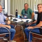 Reunión de autoridades municipales y provinciales durante una instancia de trabajo vinculada a obras e infraestructura vial.