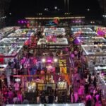 La feria La Diseña reúne cada diciembre a miles de visitantes en los andenes de la Estación Belgrano, con propuestas de diseño, producción local y gastronomía.