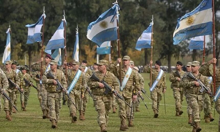 Efectivos del Ejército Argentino durante una formación institucional en una unidad militar del país. Foto de archivo.