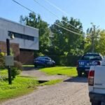 Exterior de una vivienda del country El Paso, en Santo Tomé, donde la Policía de Investigaciones realizó uno de los allanamientos ordenados por la Justicia.