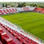 Vista general del estadio 15 de Abril, escenario histórico de los encuentros de Unión de Santa Fe y símbolo de la vida deportiva rojiblanca.